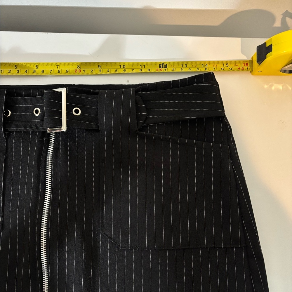 Taunt Juniors Size 3 Black Pin Striped Mini Skirt Buckle Zipper Front Y2K Casual - Picture 5 of 7